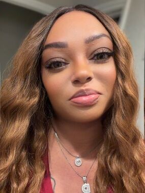 Meet your Posher, Dennisha
